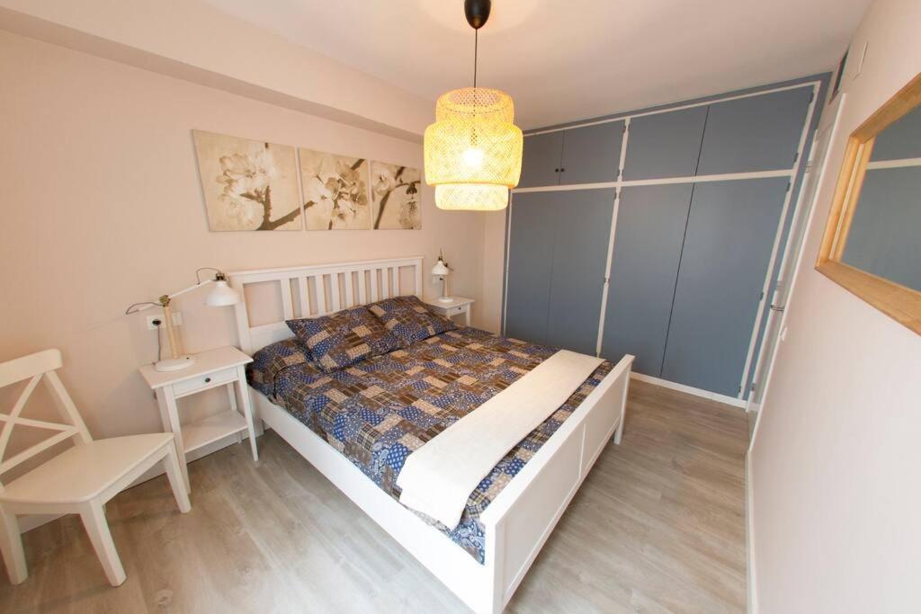 Lloret De Mar - Beachside Apartment - Free Parking - Limited Size Car Extérieur photo